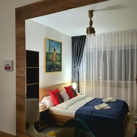 Quarto em Acomodações Particulares Goscinne U Anny